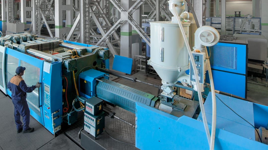 injection-molding-machine-plastic_1080x608