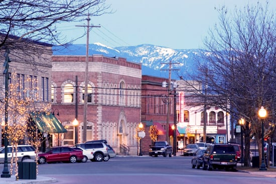 sandpoint-overview-downtown-street_550x367