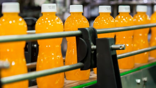 juice-bottles-conveyor-packaging_1080x608